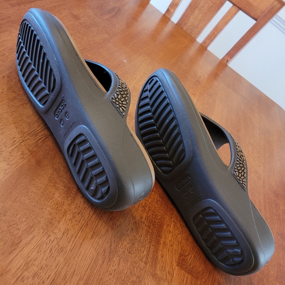 Crocs Ladies Flip Flops - Picture 3 of 5